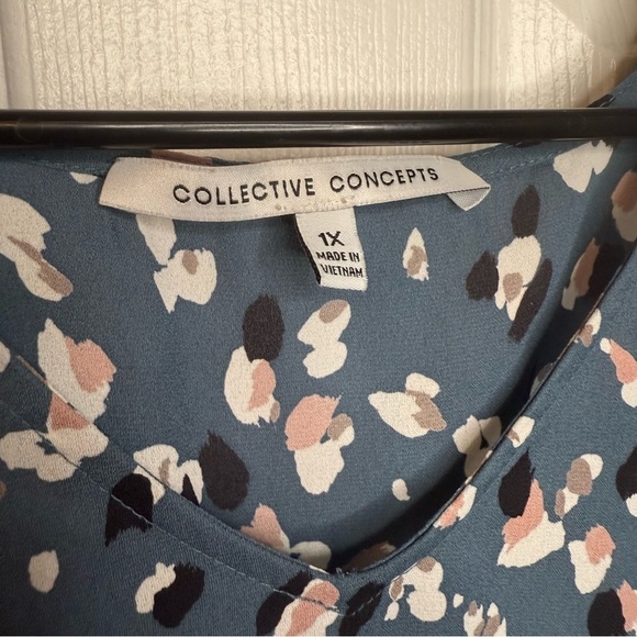 Collective Concepts Womens Long Sleeved Flowy Blouse with Abstract Pedal Design - Picture 3 of 6